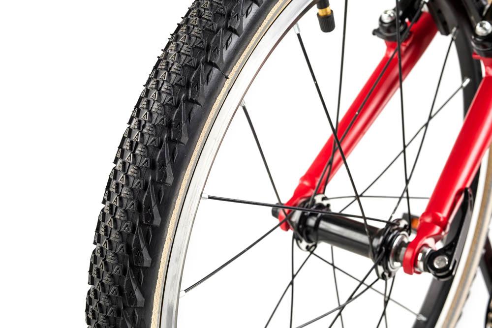 Academy Grade 4 - 20" červený